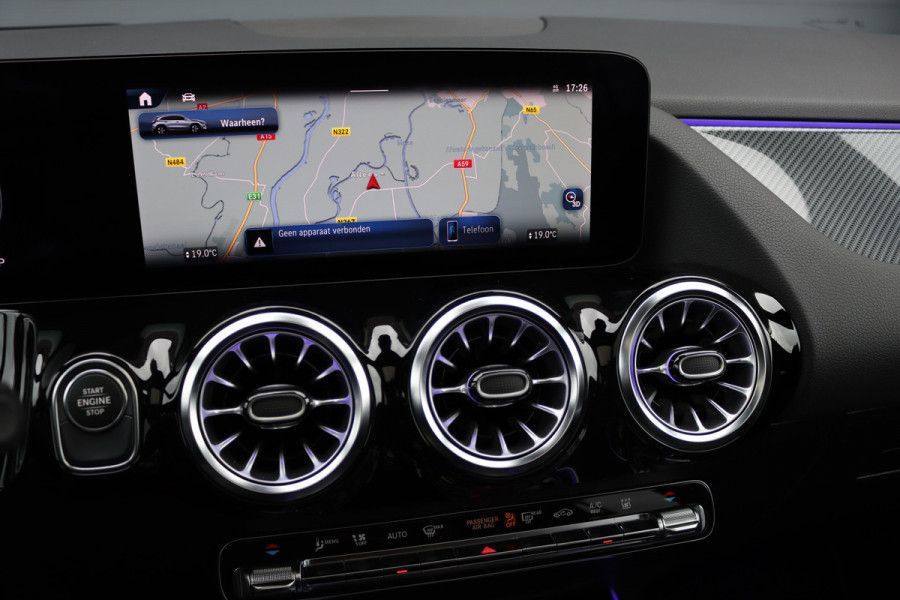 Mercedes-Benz GLA 250 e AMG Line | Distronic+ | Panoramadak | Memory | Verwarmd Stuurwiel | HUD | Keyless Go | Surround Camera | Multibeam LED | Augmented Reality |