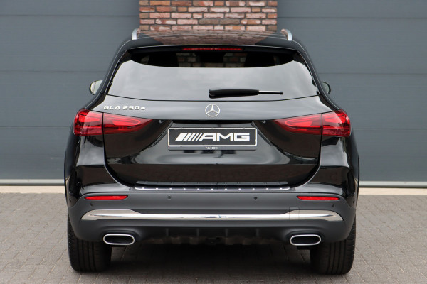 Mercedes-Benz GLA 250 e AMG Line | Distronic+ | Panoramadak | Memory | Verwarmd Stuurwiel | HUD | Keyless Go | Surround Camera | Multibeam LED | Augmented Reality |