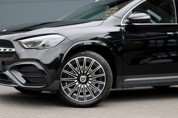 Mercedes-Benz GLA 250 e AMG Line | Distronic+ | Panoramadak | Memory | Verwarmd Stuurwiel | HUD | Keyless Go | Surround Camera | Multibeam LED | Augmented Reality |