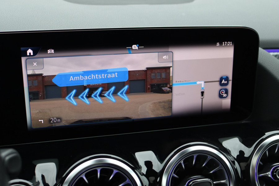 Mercedes-Benz GLA 250 e AMG Line | Distronic+ | Panoramadak | Memory | Verwarmd Stuurwiel | HUD | Keyless Go | Surround Camera | Multibeam LED | Augmented Reality |