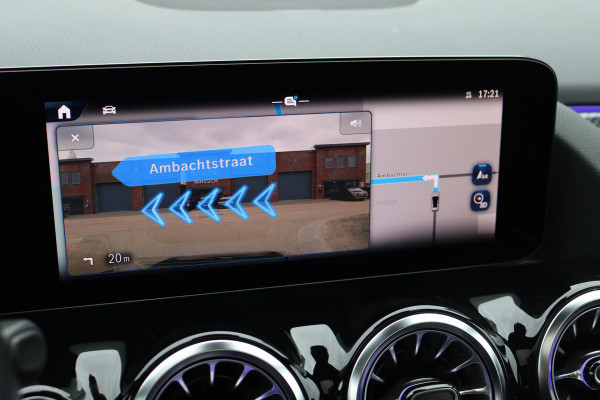 Mercedes-Benz GLA 250 e AMG Line | Distronic+ | Panoramadak | Memory | Verwarmd Stuurwiel | HUD | Keyless Go | Surround Camera | Multibeam LED | Augmented Reality |