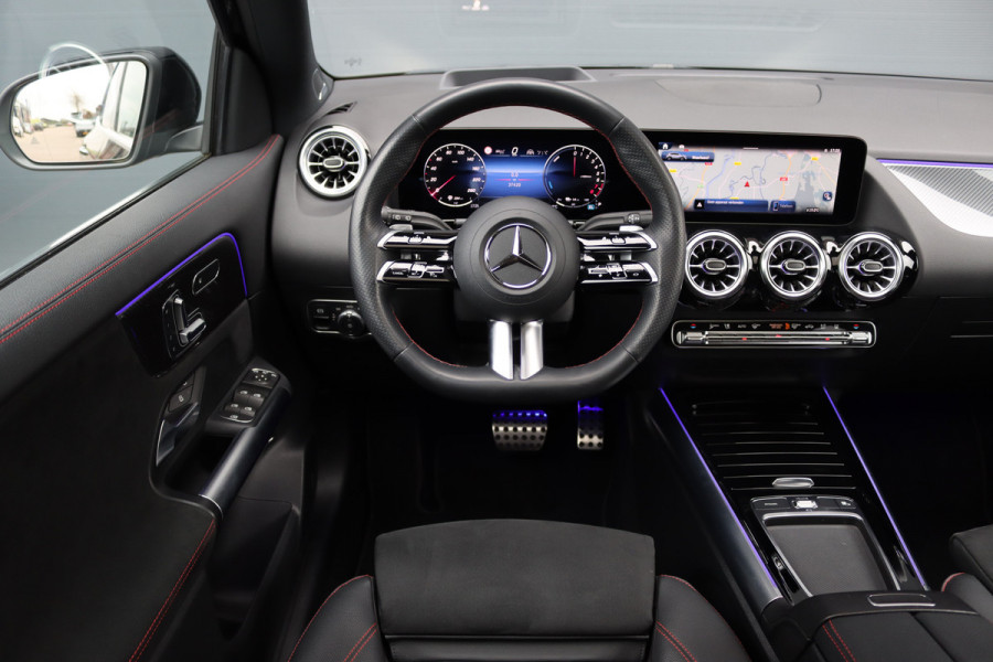 Mercedes-Benz GLA 250 e AMG Line | Distronic+ | Panoramadak | Memory | Verwarmd Stuurwiel | HUD | Keyless Go | Surround Camera | Multibeam LED | Augmented Reality |
