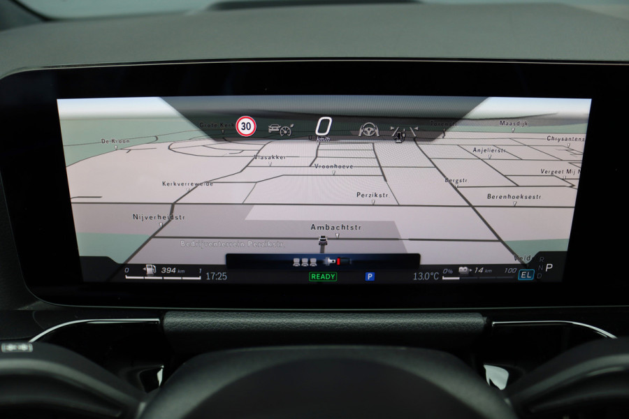 Mercedes-Benz GLA 250 e AMG Line | Distronic+ | Panoramadak | Memory | Verwarmd Stuurwiel | HUD | Keyless Go | Surround Camera | Multibeam LED | Augmented Reality |