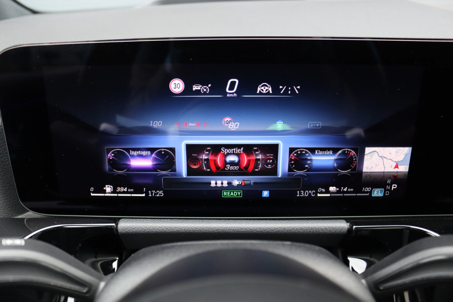 Mercedes-Benz GLA 250 e AMG Line | Distronic+ | Panoramadak | Memory | Verwarmd Stuurwiel | HUD | Keyless Go | Surround Camera | Multibeam LED | Augmented Reality |