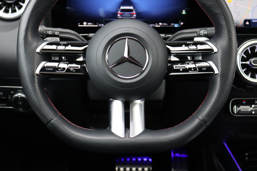 Mercedes-Benz GLA 250 e AMG Line | Distronic+ | Panoramadak | Memory | Verwarmd Stuurwiel | HUD | Keyless Go | Surround Camera | Multibeam LED | Augmented Reality |