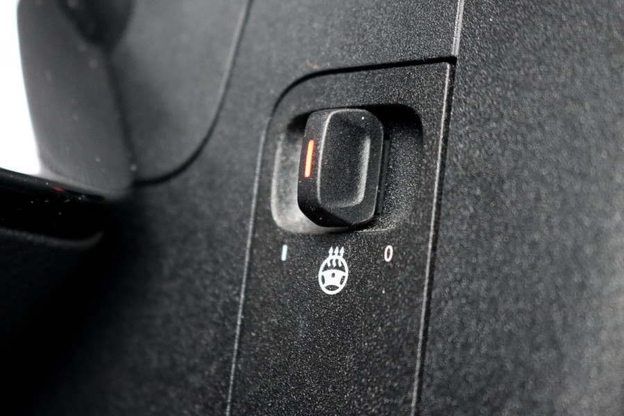 Mercedes-Benz GLA 250 e AMG Line | Distronic+ | Panoramadak | Memory | Verwarmd Stuurwiel | HUD | Keyless Go | Surround Camera | Multibeam LED | Augmented Reality |