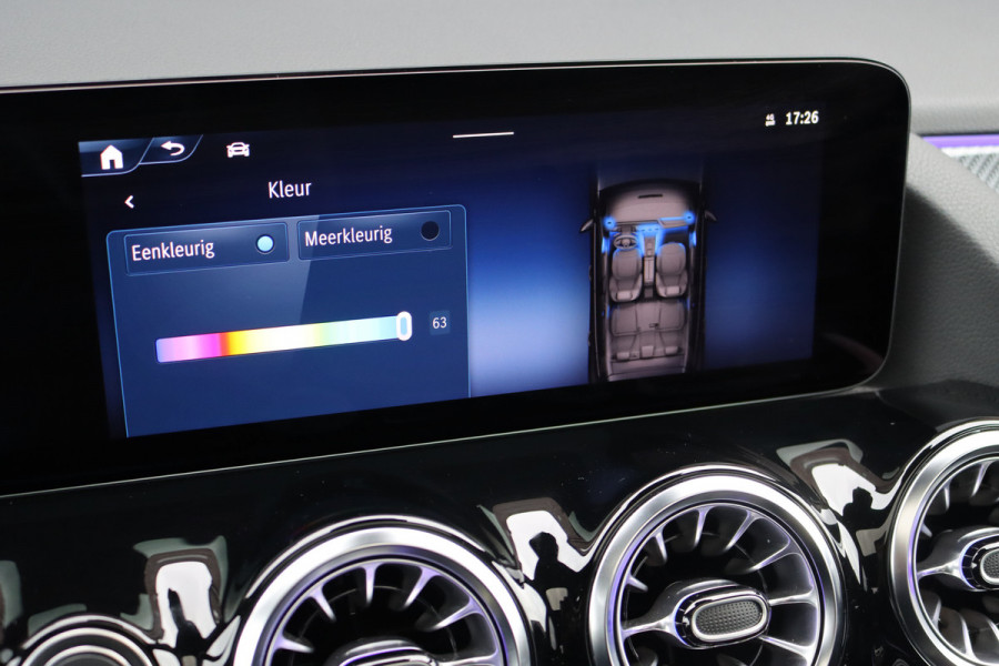 Mercedes-Benz GLA 250 e AMG Line | Distronic+ | Panoramadak | Memory | Verwarmd Stuurwiel | HUD | Keyless Go | Surround Camera | Multibeam LED | Augmented Reality |