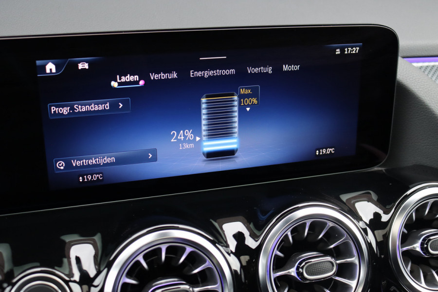 Mercedes-Benz GLA 250 e AMG Line | Distronic+ | Panoramadak | Memory | Verwarmd Stuurwiel | HUD | Keyless Go | Surround Camera | Multibeam LED | Augmented Reality |