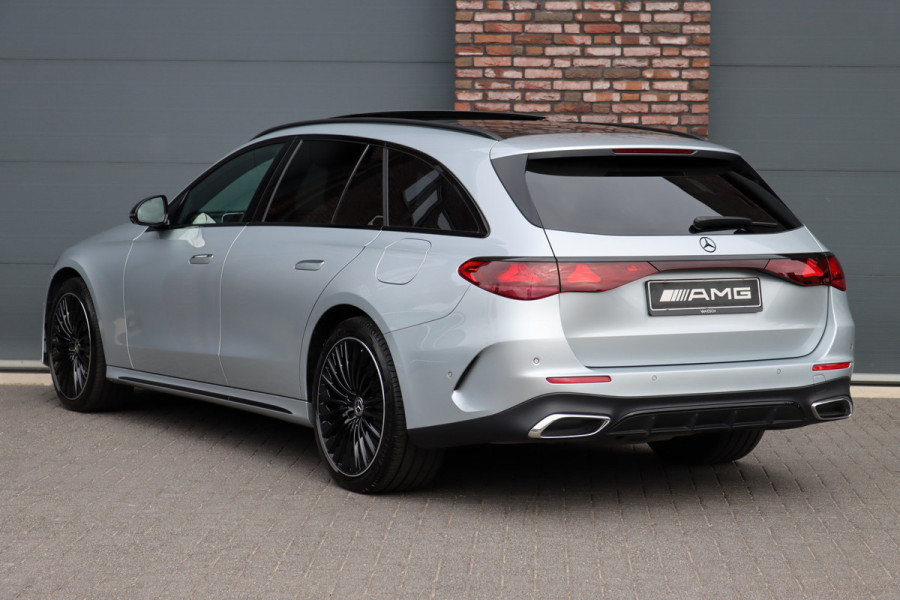 Mercedes-Benz E-Klasse Estate 300 de 4MATIC AMG Line | Luchtvering | Distronic+ | Massage | Nappa Leder | Trekhaak | Stoelventilatie | HUD | 3D-Display | Burmester | Panoramadak |