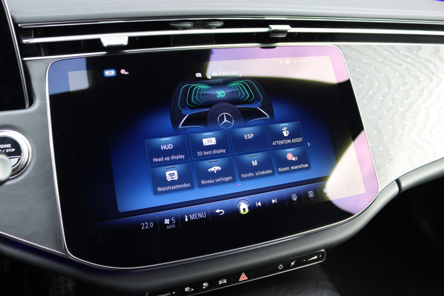 Mercedes-Benz E-Klasse Estate 300 de 4MATIC AMG Line | Luchtvering | Distronic+ | Massage | Nappa Leder | Trekhaak | Stoelventilatie | HUD | 3D-Display | Burmester | Panoramadak |