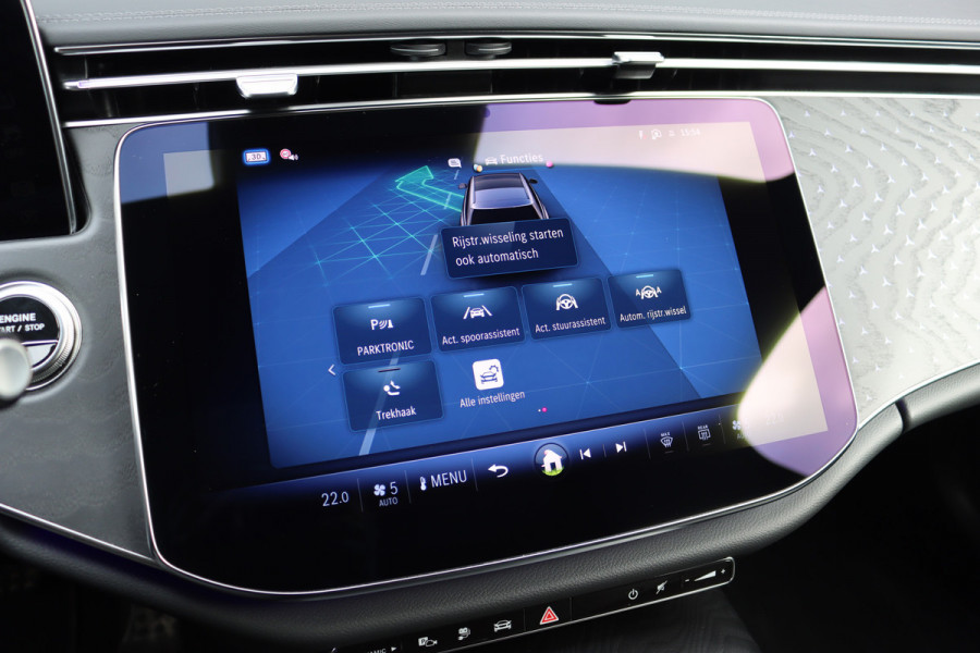 Mercedes-Benz E-Klasse Estate 300 de 4MATIC AMG Line | Luchtvering | Distronic+ | Massage | Nappa Leder | Trekhaak | Stoelventilatie | HUD | 3D-Display | Burmester | Panoramadak |