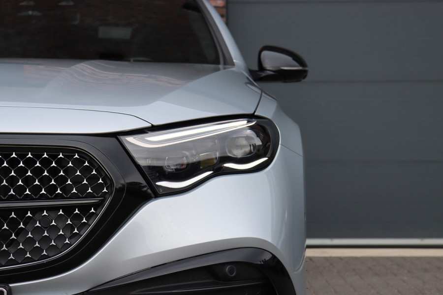 Mercedes-Benz E-Klasse Estate 300 de 4MATIC AMG Line | Luchtvering | Distronic+ | Massage | Nappa Leder | Trekhaak | Stoelventilatie | HUD | 3D-Display | Burmester | Panoramadak |