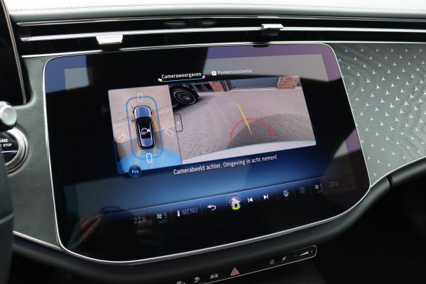 Mercedes-Benz E-Klasse Estate 300 de 4MATIC AMG Line | Luchtvering | Distronic+ | Massage | Nappa Leder | Trekhaak | Stoelventilatie | HUD | 3D-Display | Burmester | Panoramadak |