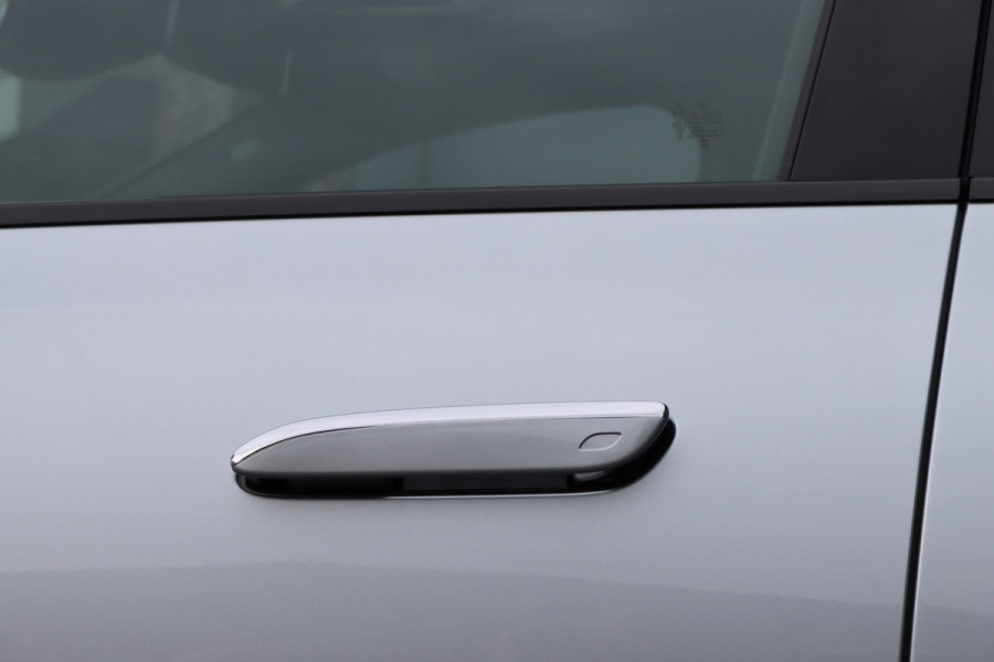 Mercedes-Benz E-Klasse Estate 300 de 4MATIC AMG Line | Luchtvering | Distronic+ | Massage | Nappa Leder | Trekhaak | Stoelventilatie | HUD | 3D-Display | Burmester | Panoramadak |