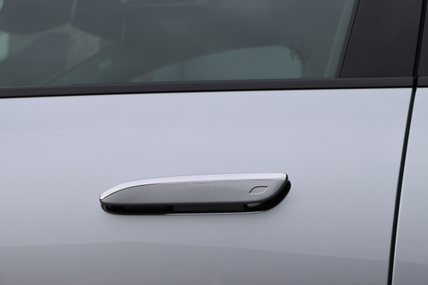 Mercedes-Benz E-Klasse Estate 300 de 4MATIC AMG Line | Luchtvering | Distronic+ | Massage | Nappa Leder | Trekhaak | Stoelventilatie | HUD | 3D-Display | Burmester | Panoramadak |