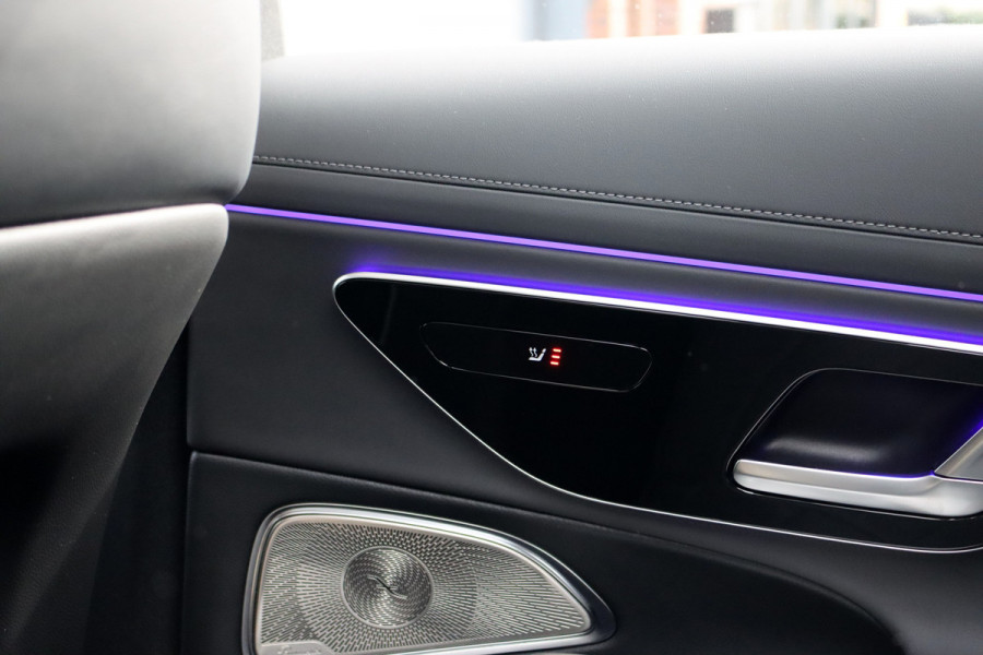 Mercedes-Benz E-Klasse Estate 300 de 4MATIC AMG Line | Luchtvering | Distronic+ | Massage | Nappa Leder | Trekhaak | Stoelventilatie | HUD | 3D-Display | Burmester | Panoramadak |