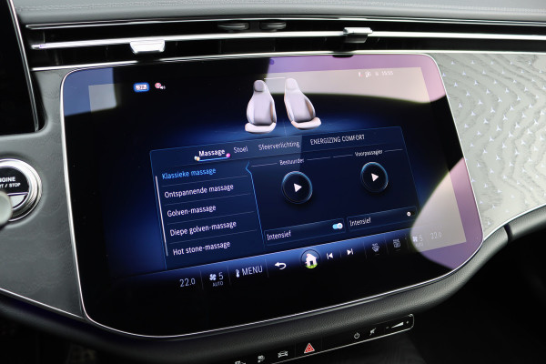 Mercedes-Benz E-Klasse Estate 300 de 4MATIC AMG Line | Luchtvering | Distronic+ | Massage | Nappa Leder | Trekhaak | Stoelventilatie | HUD | 3D-Display | Burmester | Panoramadak |