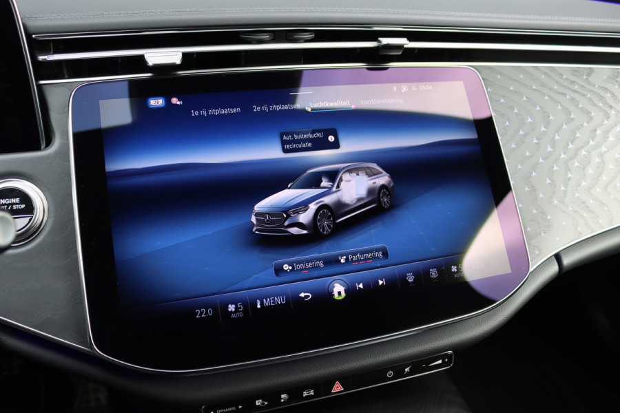 Mercedes-Benz E-Klasse Estate 300 de 4MATIC AMG Line | Luchtvering | Distronic+ | Massage | Nappa Leder | Trekhaak | Stoelventilatie | HUD | 3D-Display | Burmester | Panoramadak |