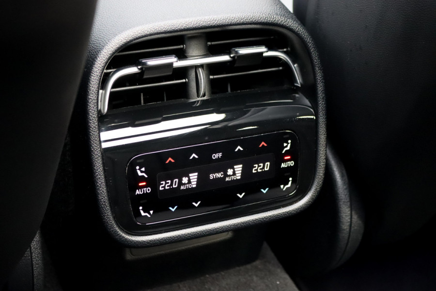 Mercedes-Benz E-Klasse Estate 300 de 4MATIC AMG Line | Luchtvering | Distronic+ | Massage | Nappa Leder | Trekhaak | Stoelventilatie | HUD | 3D-Display | Burmester | Panoramadak |