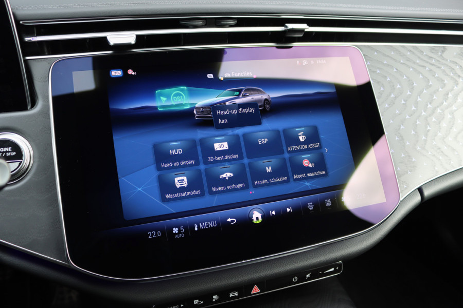 Mercedes-Benz E-Klasse Estate 300 de 4MATIC AMG Line | Luchtvering | Distronic+ | Massage | Nappa Leder | Trekhaak | Stoelventilatie | HUD | 3D-Display | Burmester | Panoramadak |