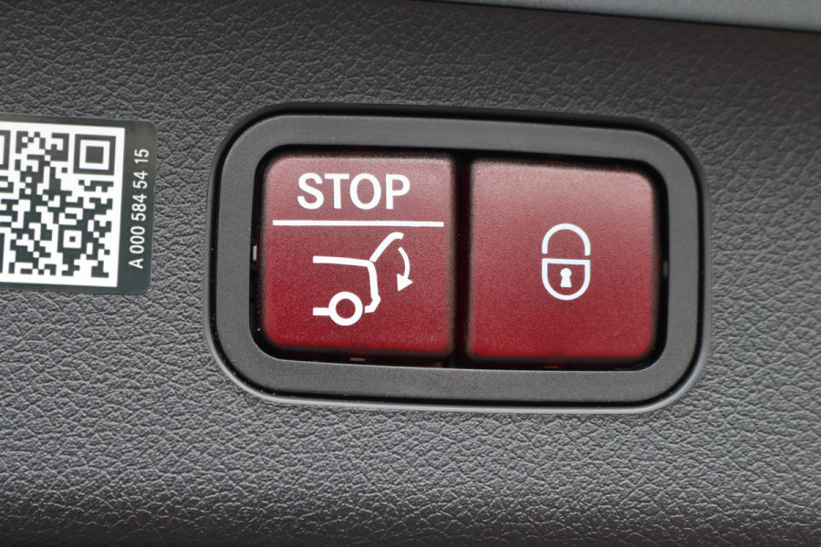 Mercedes-Benz E-Klasse Estate 300 de 4MATIC AMG Line | Luchtvering | Distronic+ | Massage | Nappa Leder | Trekhaak | Stoelventilatie | HUD | 3D-Display | Burmester | Panoramadak |