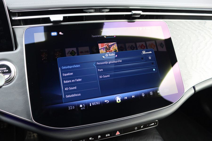 Mercedes-Benz E-Klasse Estate 300 de 4MATIC AMG Line | Luchtvering | Distronic+ | Massage | Nappa Leder | Trekhaak | Stoelventilatie | HUD | 3D-Display | Burmester | Panoramadak |