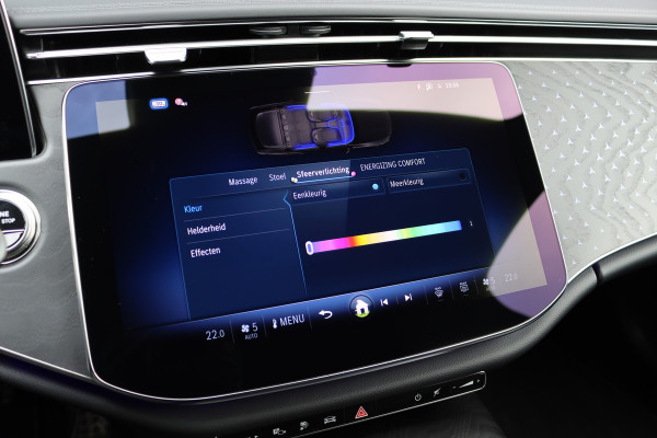 Mercedes-Benz E-Klasse Estate 300 de 4MATIC AMG Line | Luchtvering | Distronic+ | Massage | Nappa Leder | Trekhaak | Stoelventilatie | HUD | 3D-Display | Burmester | Panoramadak |