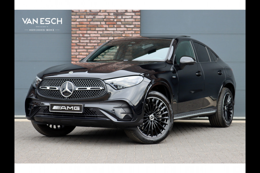 Mercedes-Benz GLC Coupé 300e 4MATIC AMG Line | Distronic | Panoramadak | Trekhaak | Digital Light | Verwarmd Stuurwiel | Dodehoekassistent | Leder | Surround Camera | Nightpakket |