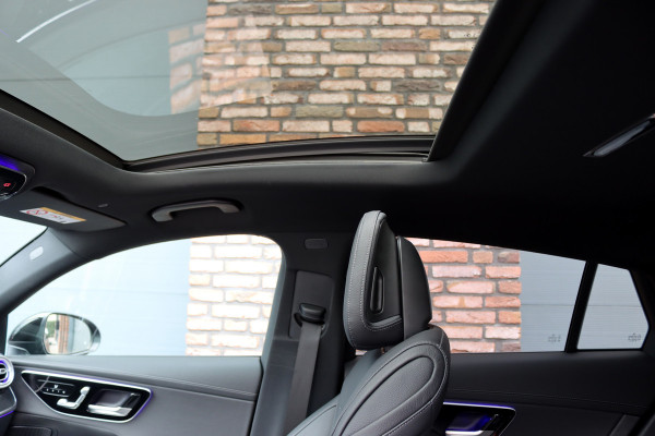 Mercedes-Benz GLC Coupé 300e 4MATIC AMG Line | Distronic | Panoramadak | Trekhaak | Digital Light | Verwarmd Stuurwiel | Dodehoekassistent | Leder | Surround Camera | Nightpakket |