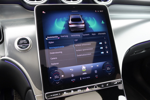 Mercedes-Benz GLC Coupé 300e 4MATIC AMG Line | Distronic | Panoramadak | Trekhaak | Digital Light | Verwarmd Stuurwiel | Dodehoekassistent | Leder | Surround Camera | Nightpakket |