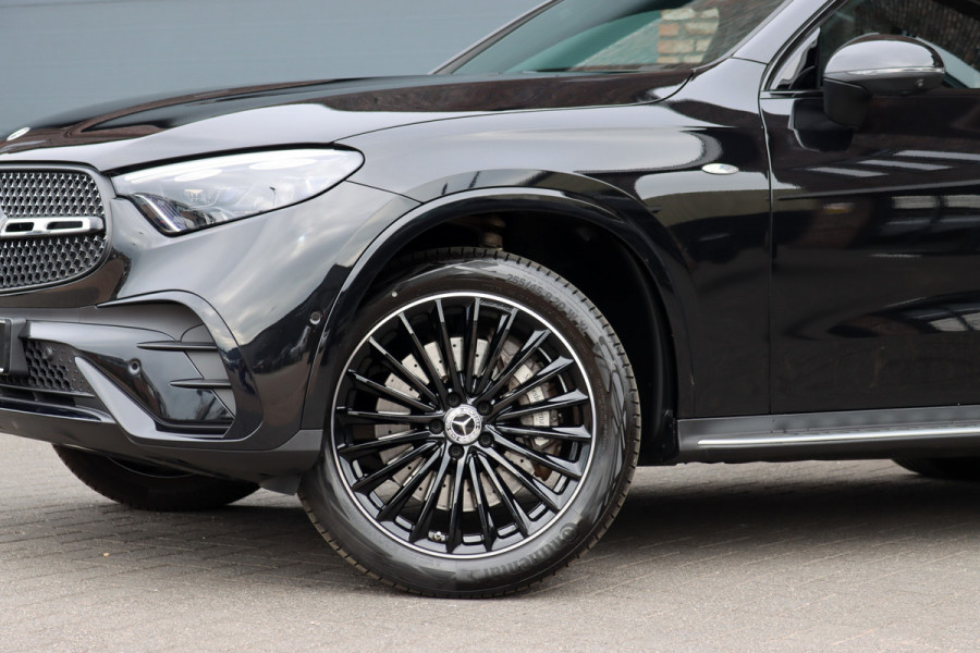 Mercedes-Benz GLC Coupé 300e 4MATIC AMG Line | Distronic | Panoramadak | Trekhaak | Digital Light | Verwarmd Stuurwiel | Dodehoekassistent | Leder | Surround Camera | Nightpakket |