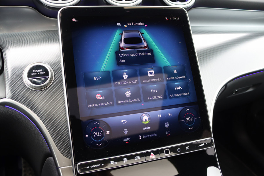 Mercedes-Benz GLC Coupé 300e 4MATIC AMG Line | Distronic | Panoramadak | Trekhaak | Digital Light | Verwarmd Stuurwiel | Dodehoekassistent | Leder | Surround Camera | Nightpakket |