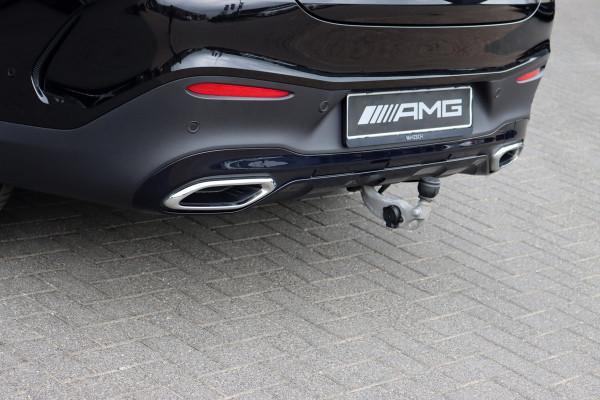 Mercedes-Benz GLC Coupé 300e 4MATIC AMG Line | Distronic | Panoramadak | Trekhaak | Digital Light | Verwarmd Stuurwiel | Dodehoekassistent | Leder | Surround Camera | Nightpakket |