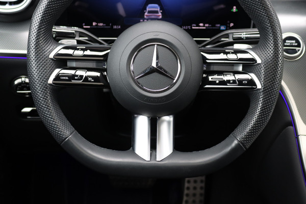 Mercedes-Benz GLC Coupé 300e 4MATIC AMG Line | Distronic | Panoramadak | Trekhaak | Digital Light | Verwarmd Stuurwiel | Dodehoekassistent | Leder | Surround Camera | Nightpakket |