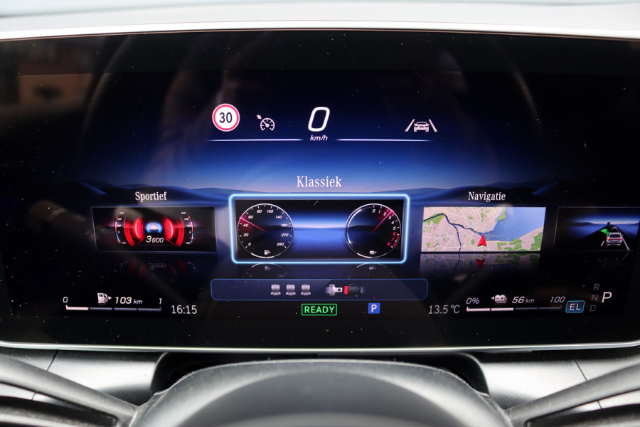 Mercedes-Benz GLC Coupé 300e 4MATIC AMG Line | Distronic | Panoramadak | Trekhaak | Digital Light | Verwarmd Stuurwiel | Dodehoekassistent | Leder | Surround Camera | Nightpakket |