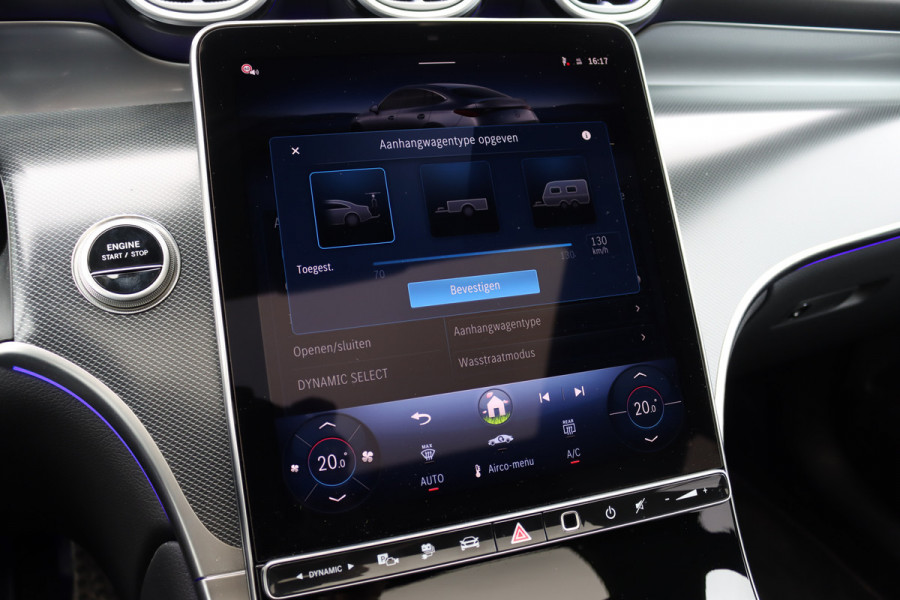 Mercedes-Benz GLC Coupé 300e 4MATIC AMG Line | Distronic | Panoramadak | Trekhaak | Digital Light | Verwarmd Stuurwiel | Dodehoekassistent | Leder | Surround Camera | Nightpakket |