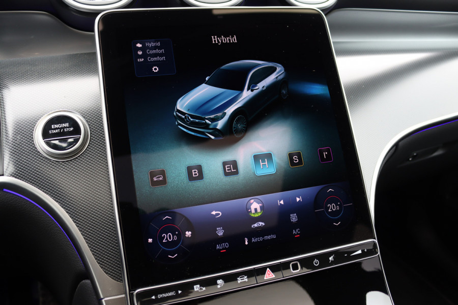 Mercedes-Benz GLC Coupé 300e 4MATIC AMG Line | Distronic | Panoramadak | Trekhaak | Digital Light | Verwarmd Stuurwiel | Dodehoekassistent | Leder | Surround Camera | Nightpakket |