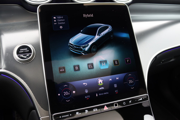 Mercedes-Benz GLC Coupé 300e 4MATIC AMG Line | Distronic | Panoramadak | Trekhaak | Digital Light | Verwarmd Stuurwiel | Dodehoekassistent | Leder | Surround Camera | Nightpakket |