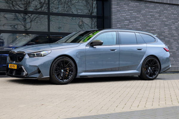 BMW 5 Serie Touring M5 | KERAMISCH | M-DRIVE PROFESSIONAL | CARBON SPLITTER | COMFORT-PACK | ALCANTARA | 4X STOELVERW |