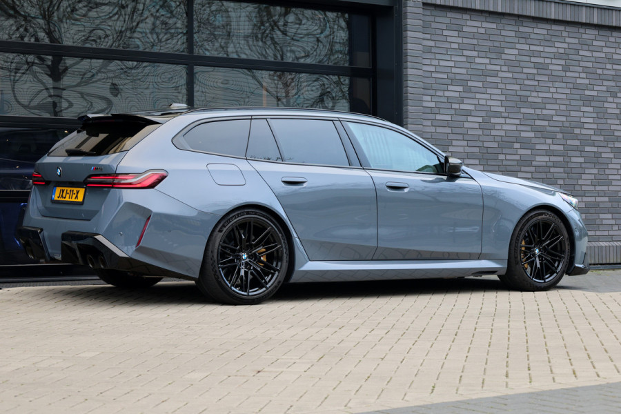 BMW 5 Serie Touring M5 | KERAMISCH | M-DRIVE PROFESSIONAL | CARBON SPLITTER | COMFORT-PACK | ALCANTARA | 4X STOELVERW |