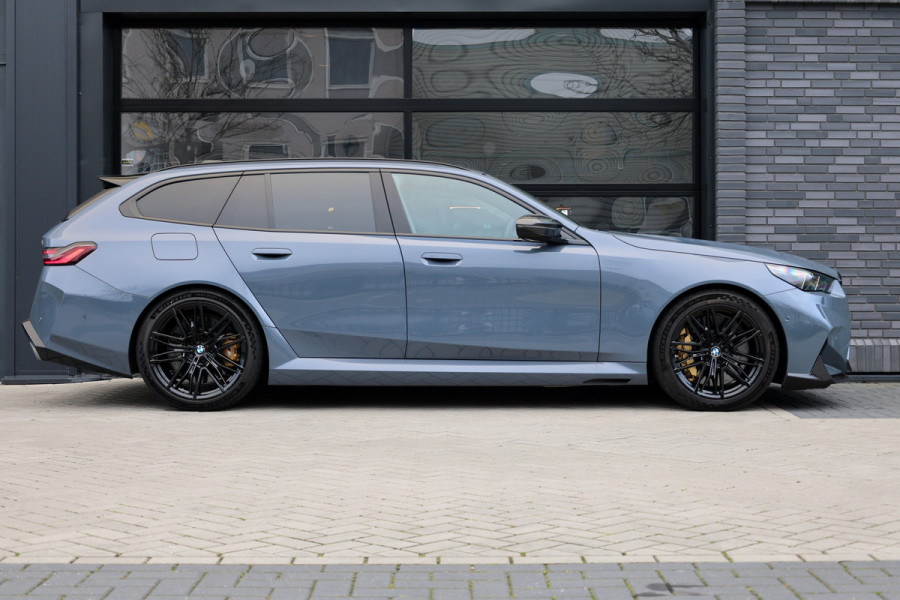 BMW 5 Serie Touring M5 | KERAMISCH | M-DRIVE PROFESSIONAL | CARBON SPLITTER | COMFORT-PACK | ALCANTARA | 4X STOELVERW |