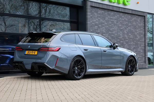 BMW 5 Serie Touring M5 | KERAMISCH | M-DRIVE PROFESSIONAL | CARBON SPLITTER | COMFORT-PACK | ALCANTARA | 4X STOELVERW |