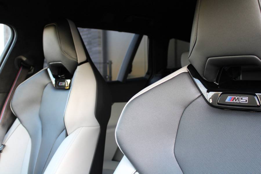 BMW 5 Serie Touring M5 | KERAMISCH | M-DRIVE PROFESSIONAL | CARBON SPLITTER | COMFORT-PACK | ALCANTARA | 4X STOELVERW |