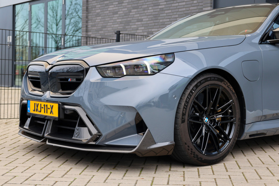 BMW 5 Serie Touring M5 | KERAMISCH | M-DRIVE PROFESSIONAL | CARBON SPLITTER | COMFORT-PACK | ALCANTARA | 4X STOELVERW |
