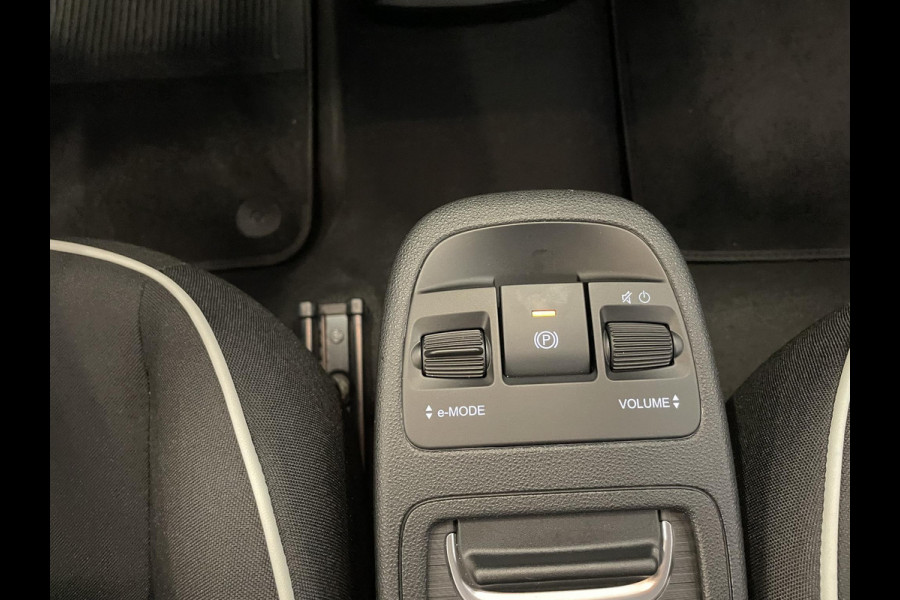 Fiat 500E Comfort Style 3+1 42 kWh 244km actieradius | Navigatie | Apple Carplay/Android Auto | Camera | Parkeersensoren | Blind Spot Assist | Stoelverwarming | Lichtmetalen velgen | Ledverlichting | Climate Control