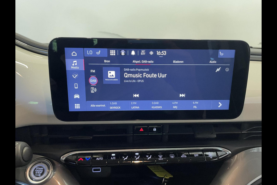 Fiat 500E Comfort Style 3+1 42 kWh 244km actieradius | Navigatie | Apple Carplay/Android Auto | Camera | Parkeersensoren | Blind Spot Assist | Stoelverwarming | Lichtmetalen velgen | Ledverlichting | Climate Control