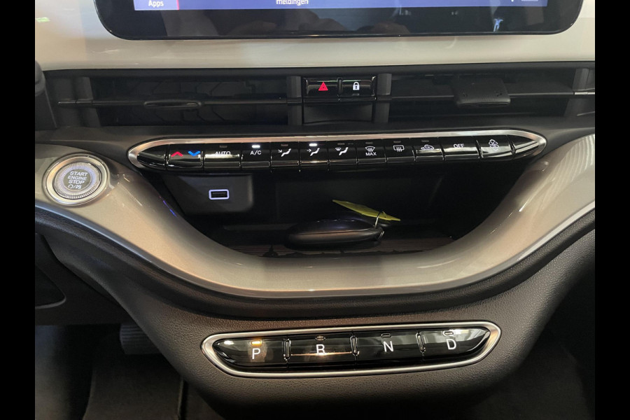 Fiat 500E Comfort Style 3+1 42 kWh 244km actieradius | Navigatie | Apple Carplay/Android Auto | Camera | Parkeersensoren | Blind Spot Assist | Stoelverwarming | Lichtmetalen velgen | Ledverlichting | Climate Control