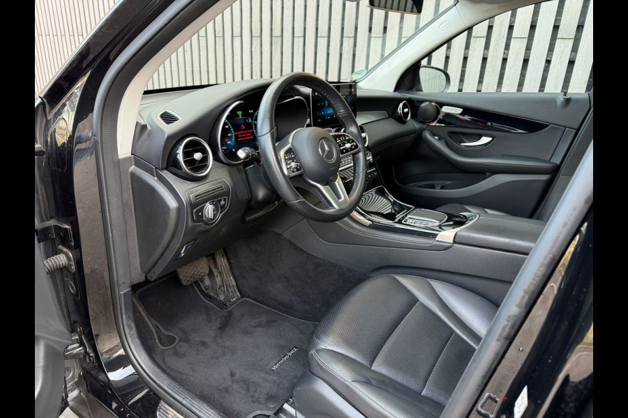 Mercedes-Benz GLC 200 / Panodak / Leer / Camera / Facelift