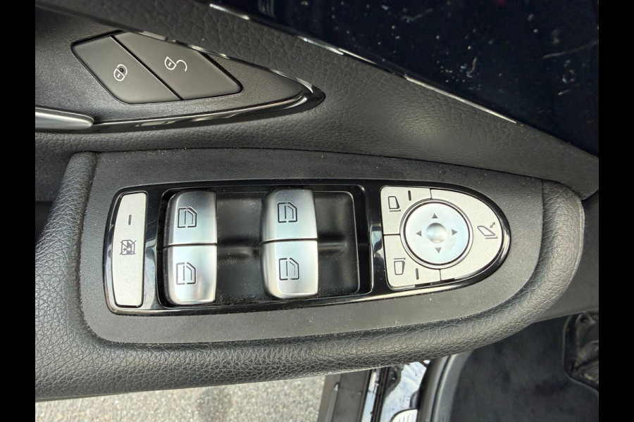 Mercedes-Benz GLC 200 / Panodak / Leer / Camera / Facelift