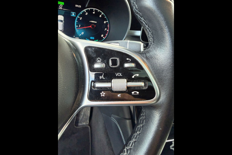 Mercedes-Benz GLC 200 / Panodak / Leer / Camera / Facelift